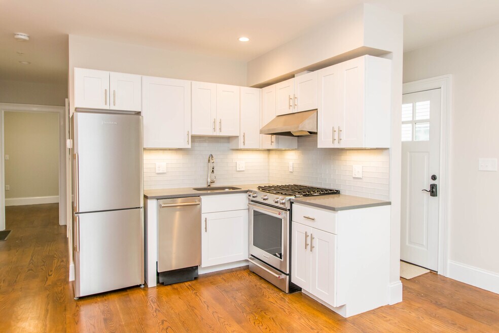 132 Columbia St unit 1, Cambridge, MA 02139 - photo 1