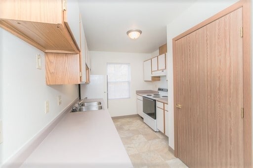 Sylvan Glen Apartments, Wisconsin Rapids, WI 54495 - photo 3