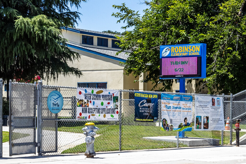Robinson Elementary School is located in Fresno.
