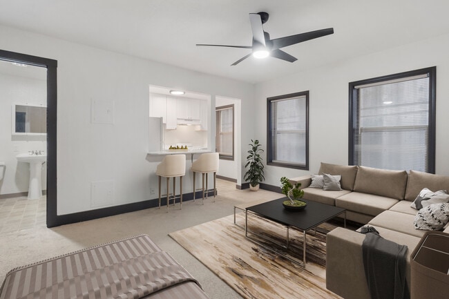 Kensington and Lauriston, Tacoma, WA 98402 - photo 3