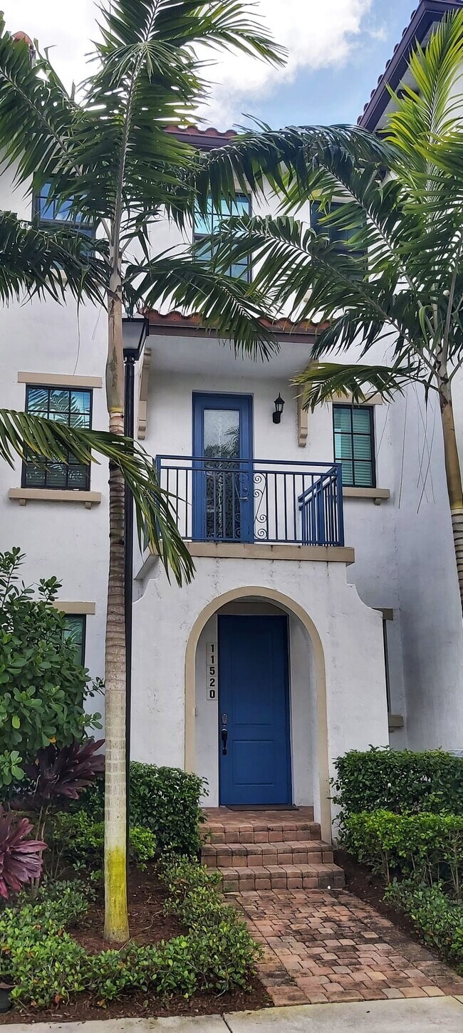 11520 SW 14th St, Pembroke Pines, FL 33025