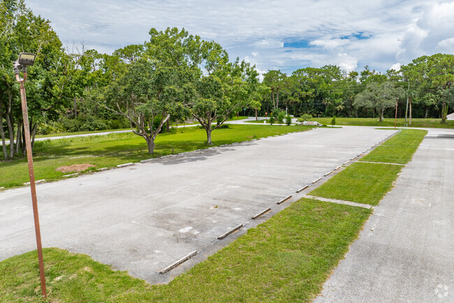 Faith Christian School has a large size parking lot for teachers and visitors.