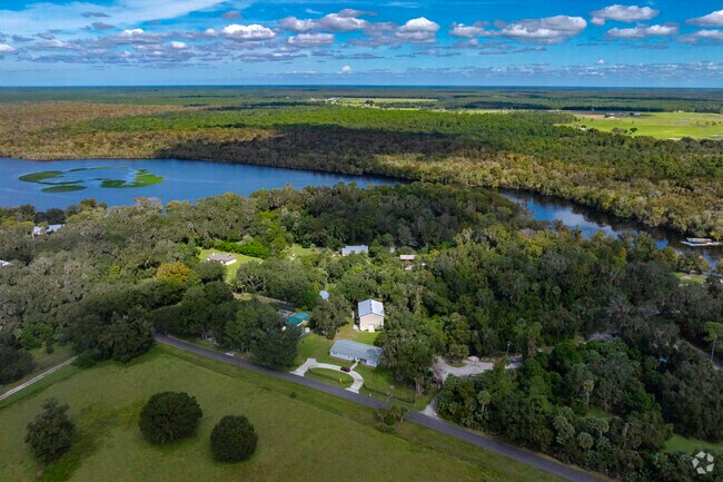 DeLeon Springs is a small community rich in lush trees & known for its stunning natural springs.