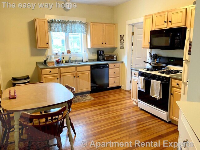41 Bay State Ave unit 2, Somerville, MA 02144 - photo 2