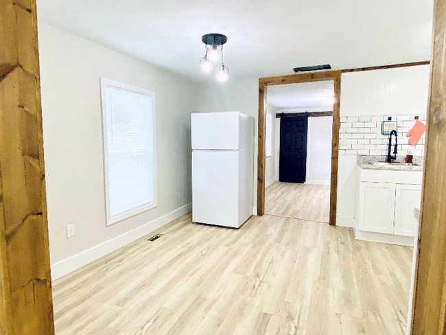 829 W Elm St, Springfield, MO 65806 - photo 7