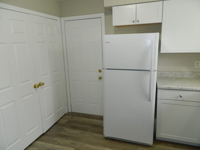 904 SE 10th St, Des Moines, IA 50309 - photo 7