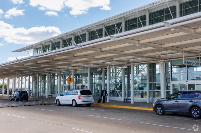 The Sunset Acre neighborhood is located just minutes from the Shreveport Regional Airport.