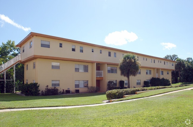 Riverside Village Apartments