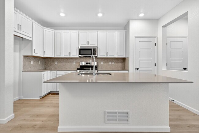 14877 Arbor Blvd W, Thornton, CO 80602 - photo 4