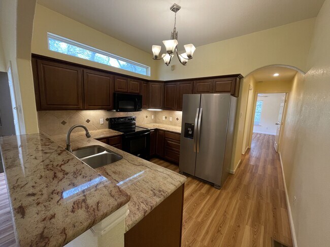 424 Fry St unit A, Denton, TX 76201 - photo 2