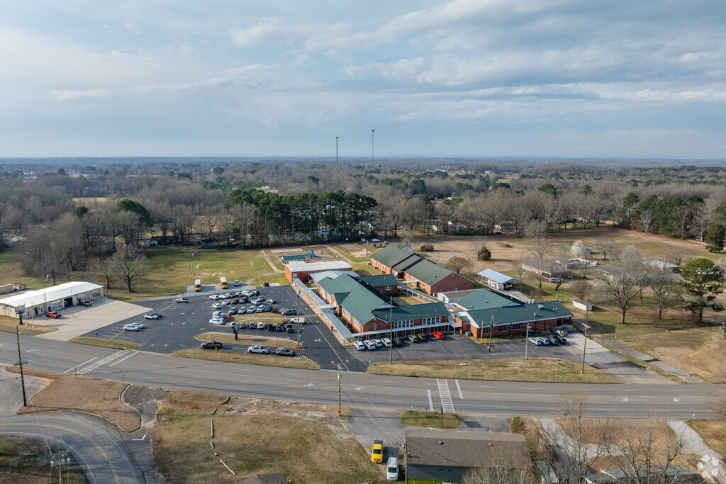 Underwood Elementary School enrolls over 300 students every year.