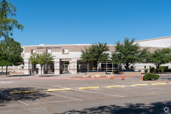 Fabens Middle School extends an invitation for students to enroll in academic programs in TX.