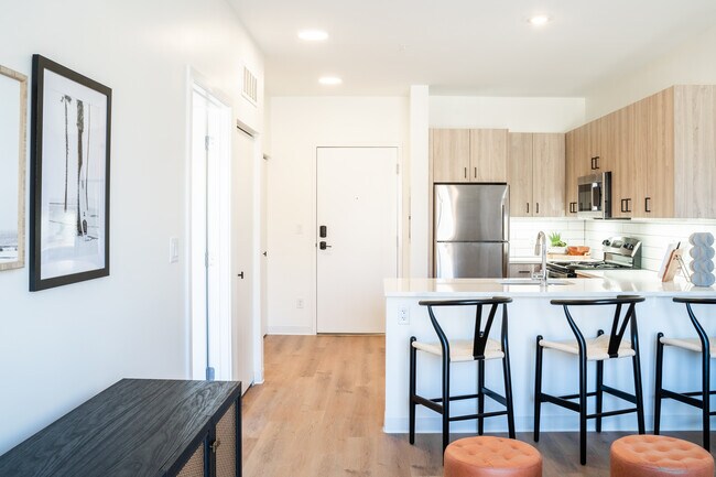 Tapestry Station, Evanston, IL 60202 - photo 3