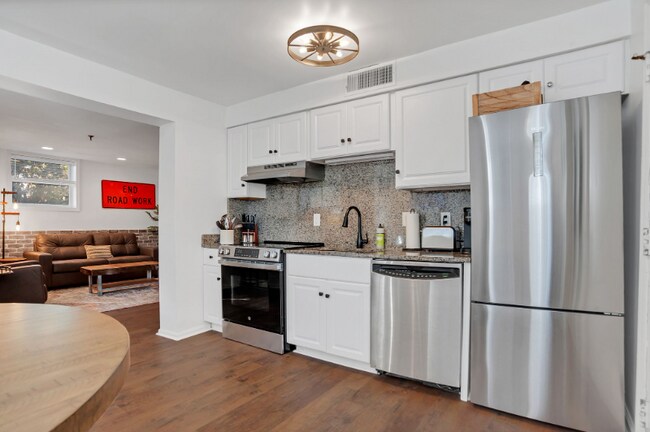 121 W Hall St unit A, Savannah, GA 31401 - photo 7