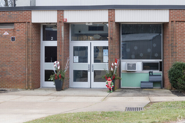 The FDR School is in a complex that includes the James Madison Elementary and Primary Schools.