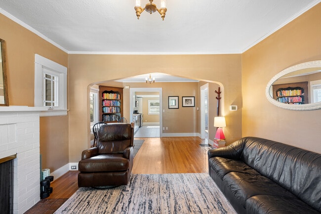 4828 NE Flanders St, Portland, OR 97213 - photo 2