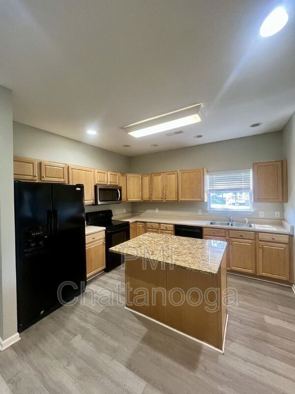 9511 Weidner Ln, Ooltewah, TN 37363 - photo 3