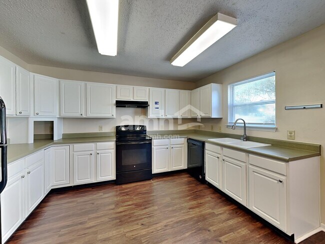 10350 Lee Stewart Ln, Fishers, IN 46038 - photo 7