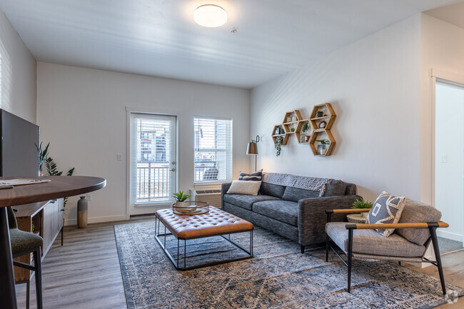 1BR, 1BA - 745SF