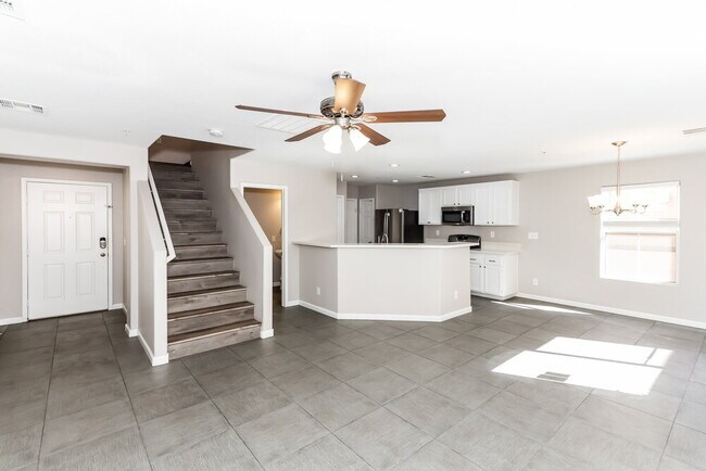 151 Desert Pond Ave, Henderson, NV 89002 - photo 7