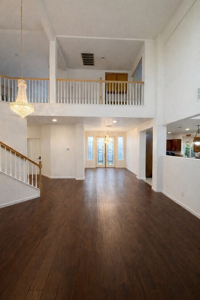 632 Fisher Cir, Folsom, CA 95630 - photo 3