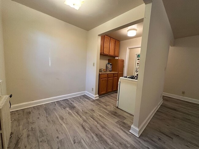 4585 Macarthur Blvd NW unit 104, Washington, DC 20007 - photo 3
