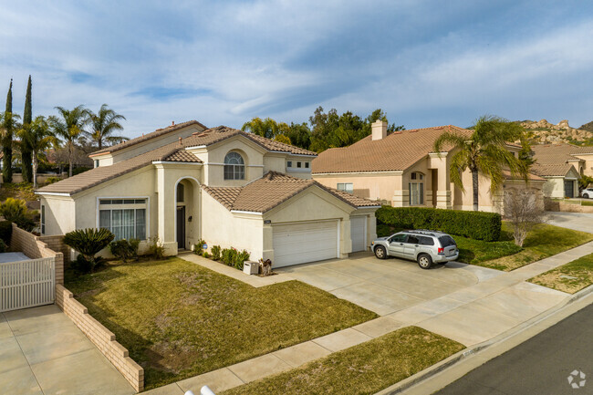 Corona Ranch residents often have homes with small well maintained lawns.