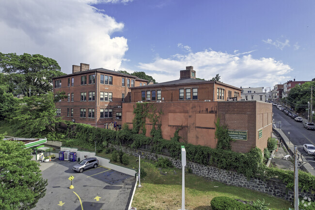 Andalusia School is accredited by NYSED and are a chapter of  MAS-UNY.