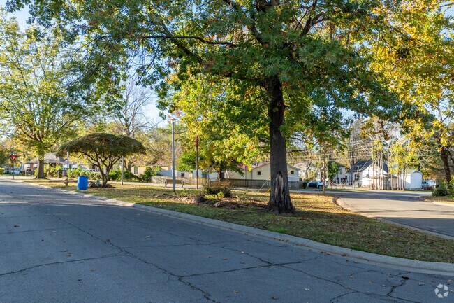 Sunnymede is close to many local parks for residents.