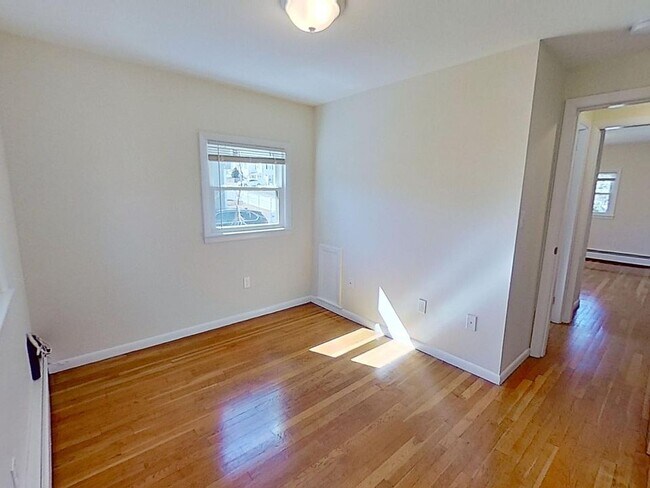 8 Friend St unit 4, Waltham, MA 02453 - photo 3