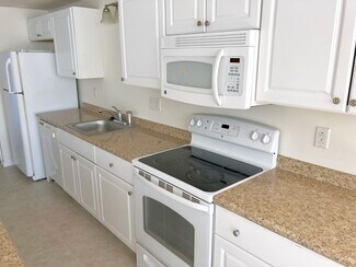 14 New Zealand Rd Unit 6, Seabrook, NH 03874