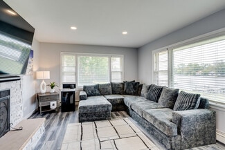 811 N River Rd Unit ID1306762P, McHenry, IL 60051