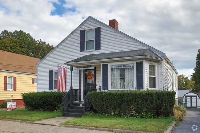 Homes come in different shapes and sizes in Eastern Avenue.