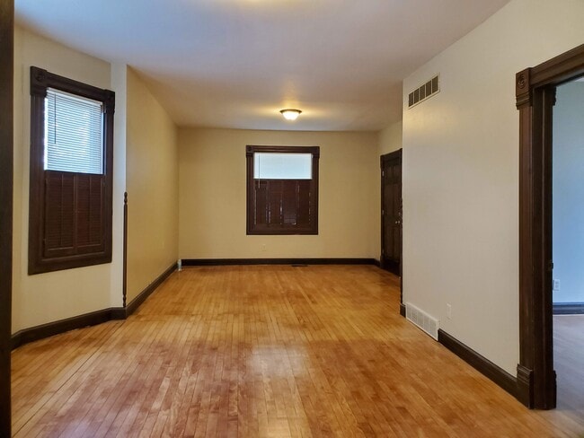 2159 S Mound St unit LOWER, Milwaukee, WI 53207 - photo 3
