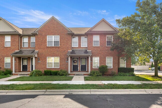 Turnberry Court, Southgate, MI 48195 - photo 2