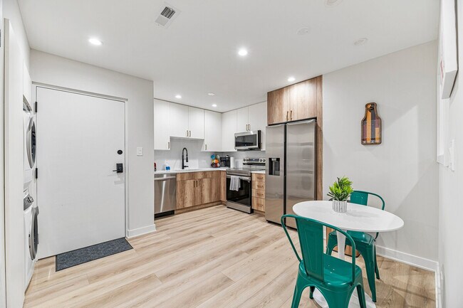 2335 W Touhy Ave unit ID1062699P, Chicago, IL 60645 - photo 6