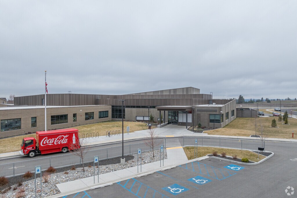 Skyline Elementary is located is a rural neighborhood.