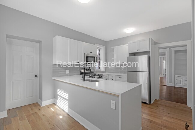 28 Glenville Ave unit 2, Allston, MA 02134 - photo 2