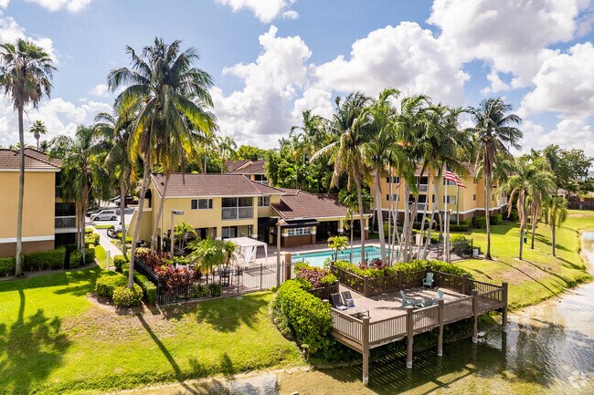 Lakeridge at the Moors, Hialeah, FL 33015 - photo 2