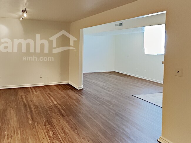 1893 N 2475 W, Clearfield, UT 84015 - photo 4