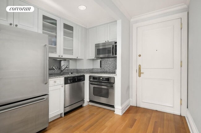 Trump Park Avenue, New York, NY 10022 - photo 4