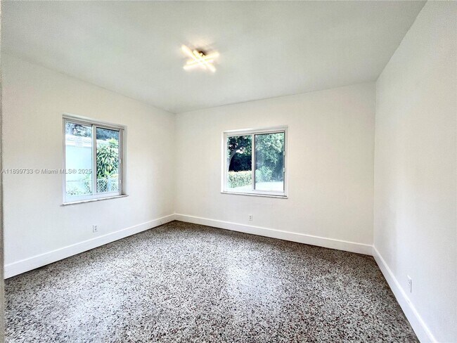 11020 NE 10th Ave, Biscayne Park, FL 33161 - photo 6