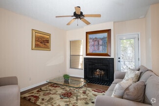 5525 N Stanton St, El Paso, TX 79912