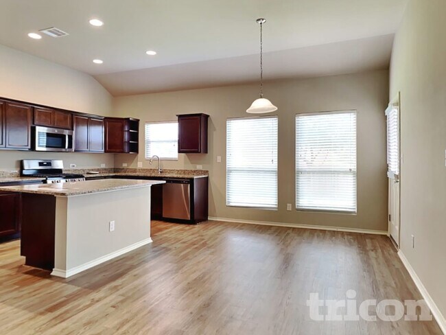 955 Oak Falls Dr, Willis, TX 77378 - photo 4