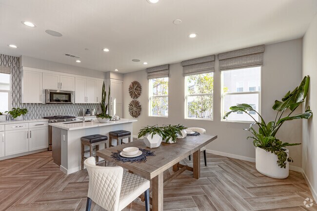 14006 Lemurine Way unit 36482780, San Diego, CA 92126 - photo 2