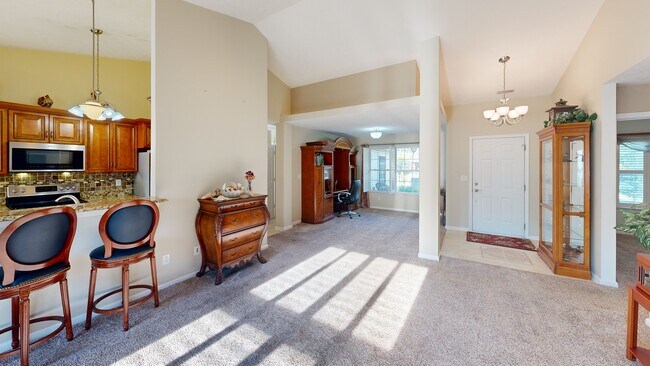 727 Crystal Farms Dr, Avon, IN 46123 - photo 2