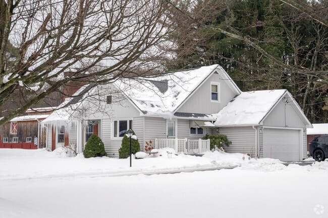 Rural living in Harmony is a pleasant way to be in tune with the balances of work and family.