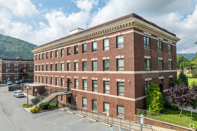 Parkside Education Center serves students in grades K-1.