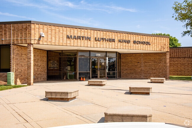 King Elementary School serves the residents of Waverly Park and received a C-minus from Niche.