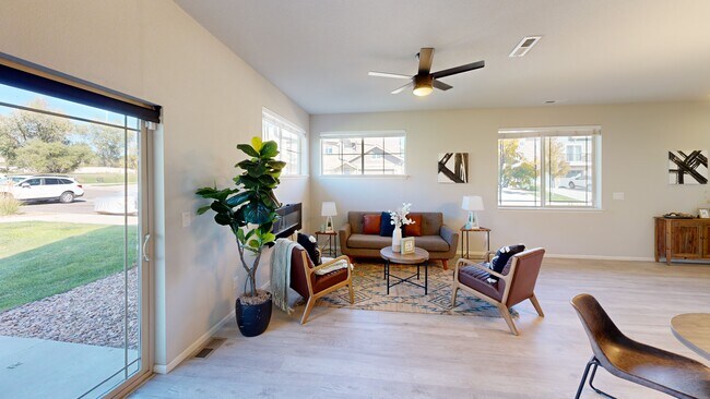 9773 Dahlia Ln, Thornton, CO 80229 - photo 3